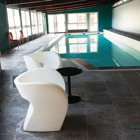 Lägenhet T2 Dans Un Chateau A Jausiers, Piscine Et Sauna, Ideal Pour 4 Personnes - Fr-1-165b-42