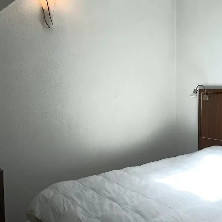 Lägenhet T2 Dans Un Chateau A Jausiers, Piscine Et Sauna, Ideal Pour 4 Personnes - Fr-1-165b-42